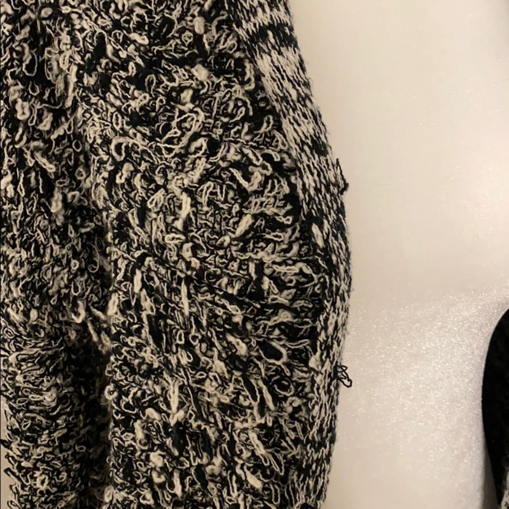 Yarn Loop Sweater - Picture 4 of 5